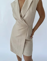 שמלת ווסט מחוייטת