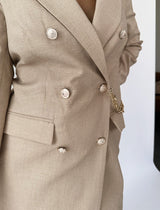 שמלת גקט מחוייטת