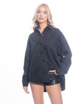 חולצת ג'ינס אבנים