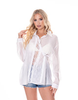 מכופתרת תחרה