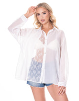 מכופתרת תחרה