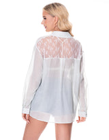 מכופתרת תחרה