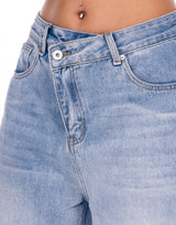 ג'ינס כפתור אלכסון