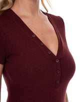 טישרט בייסיק כפתורים