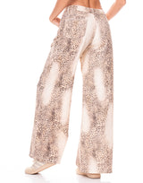 ג'ינס מנומר