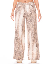 ג'ינס מנומר