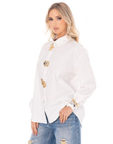 מכופתרת כפתורי זהב