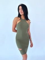 שמלה מחטבת קולר