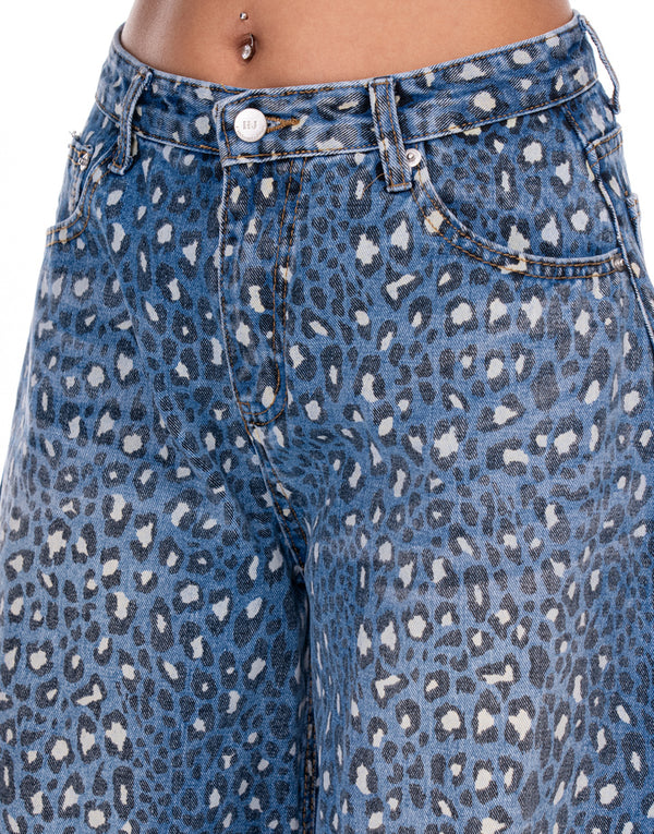 ג'ינס מנומר