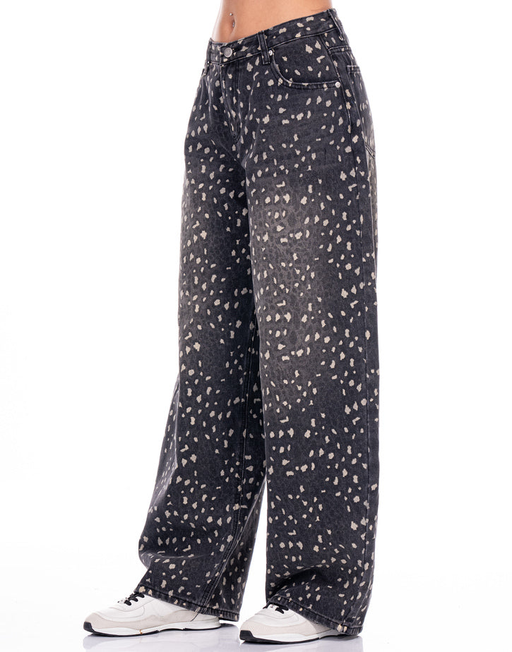 ג'ינס מנומר