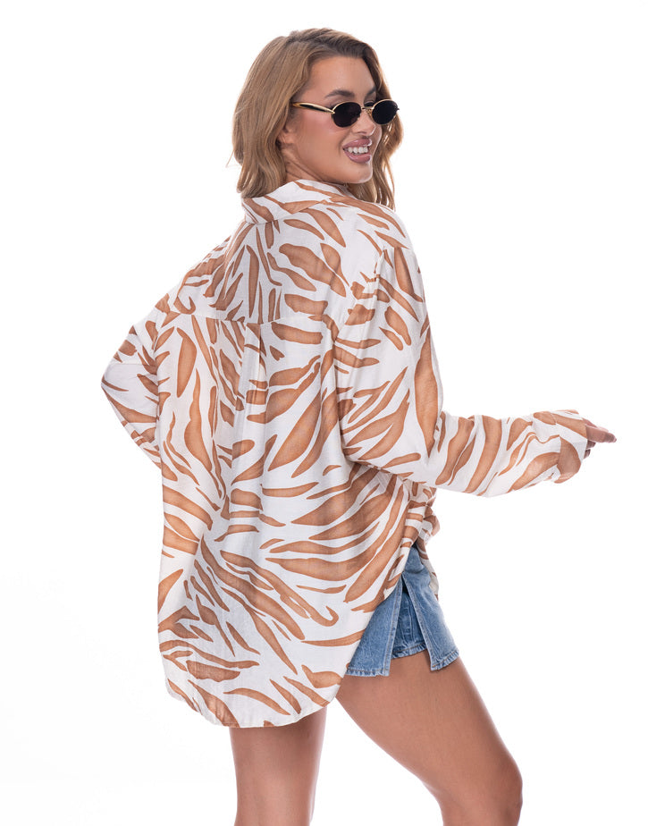 מכופתרת הדפס