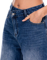 ג'ינס כפתור אלכסון