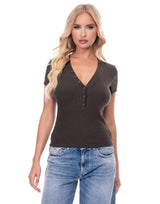 טישרט בייסיק כפתורים