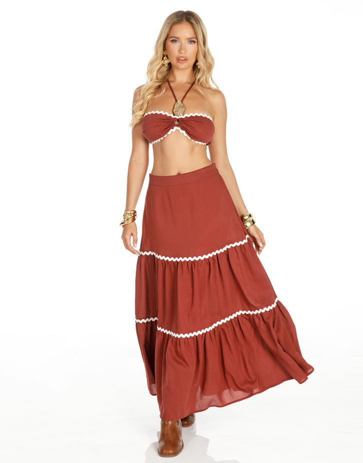 חליפת טופ סטרפלס חצאית