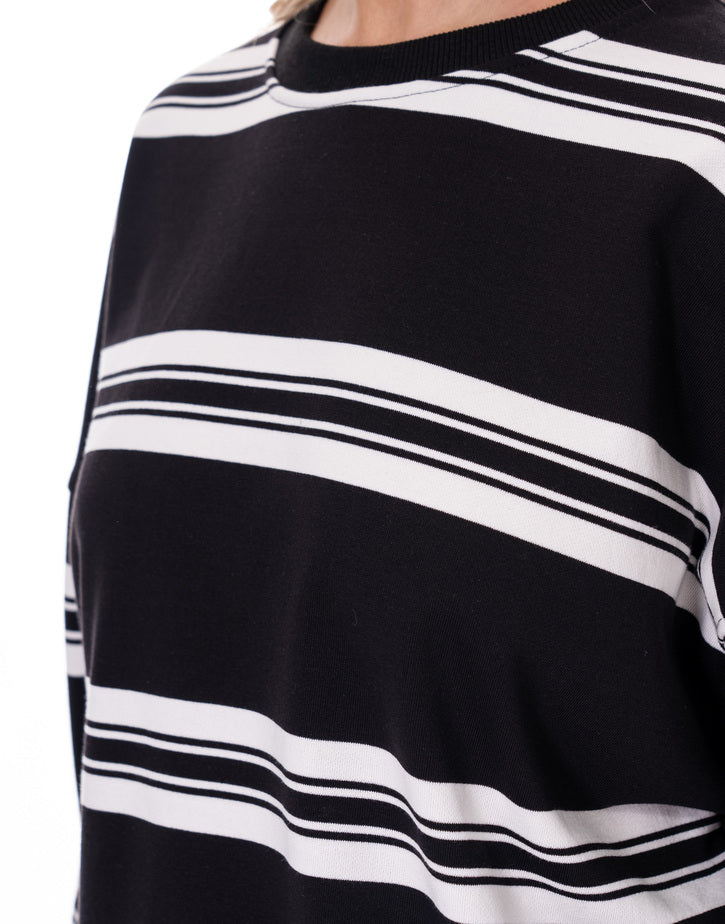 חליפת שורט פסים